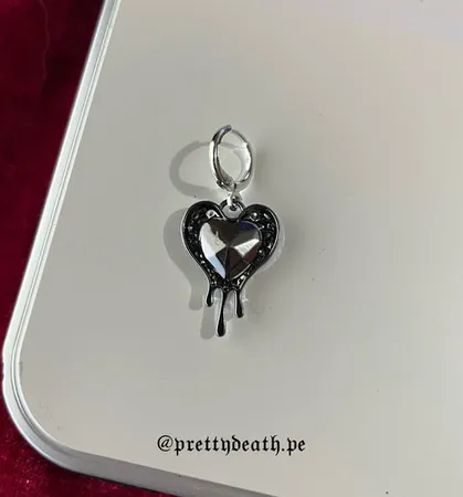 Imagen de producto de: Aretes de Corazon DarkRed