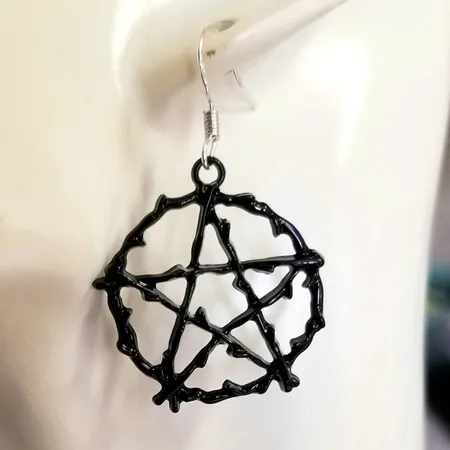 Imagen de producto de: Aretes de Pentagrama negro