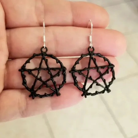 Imagen de producto de: Aretes de Pentagrama negro